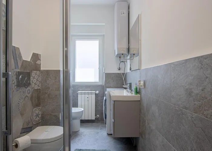 Fibra Superfast Politeama Rossetti Modern Apartment